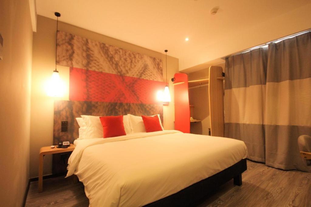 Hotel Ibis Shenyang North Station Esterno foto