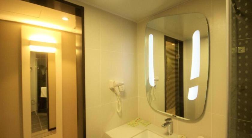 Hotel Ibis Shenyang North Station Esterno foto