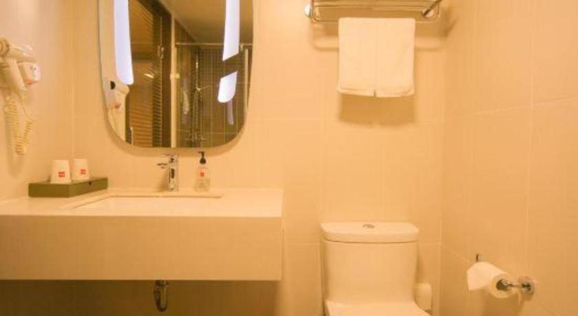 Hotel Ibis Shenyang North Station Esterno foto