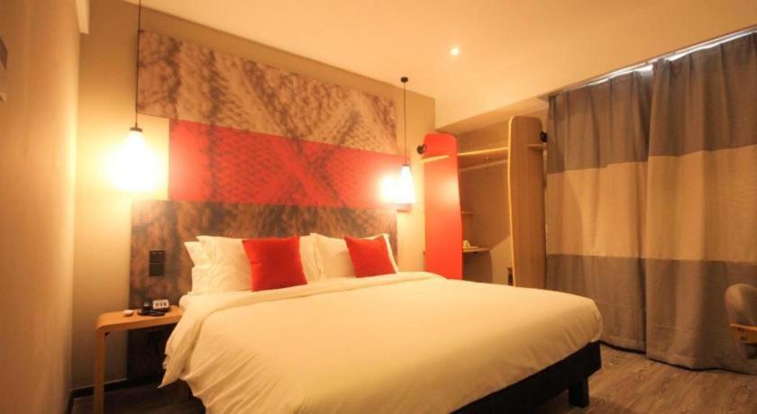 Hotel Ibis Shenyang North Station Esterno foto